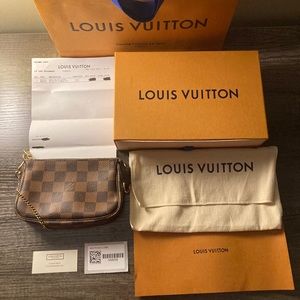 Louis Vuitton Damier Ebene mini pochette